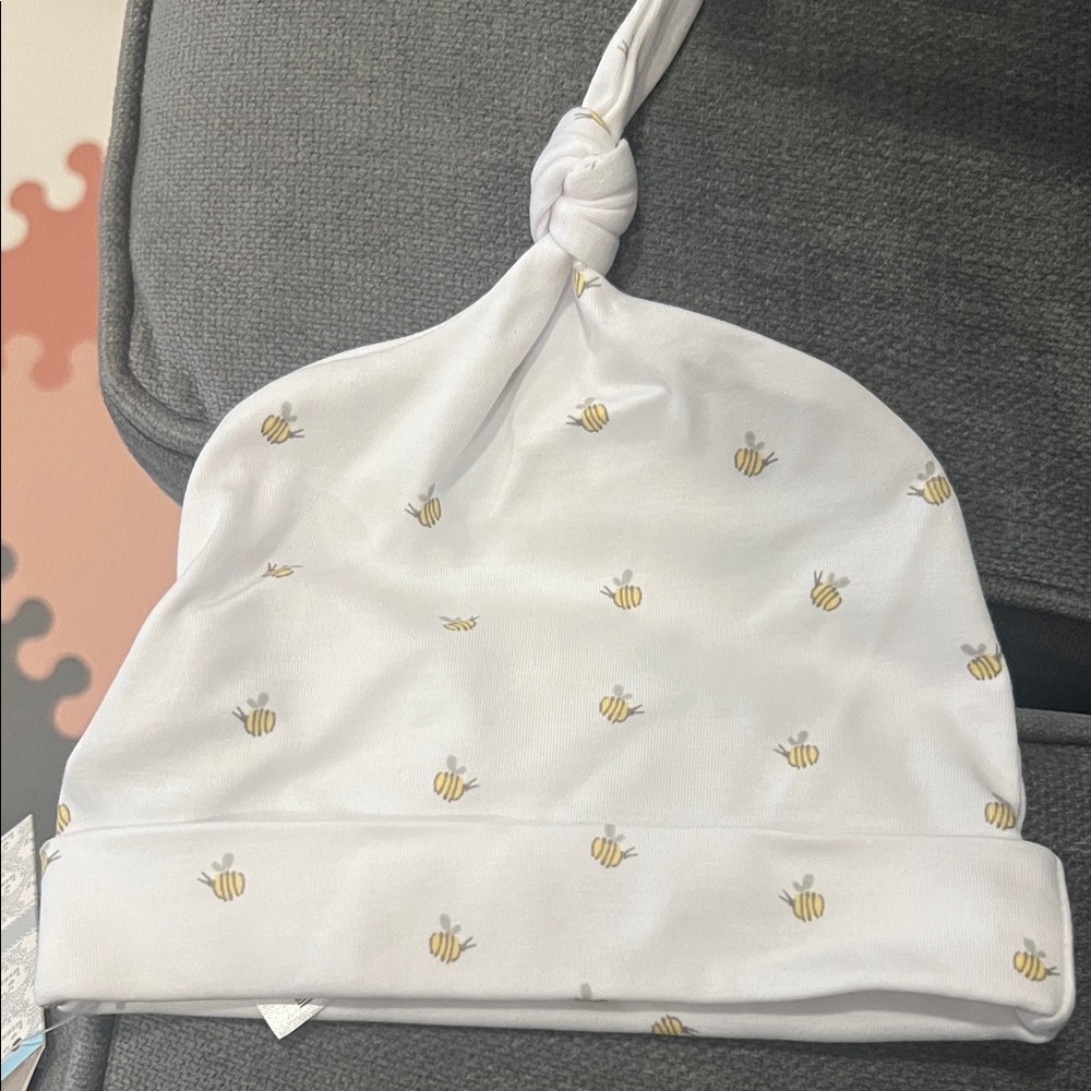 White Bee Print Kissy Kissy Knot Hat